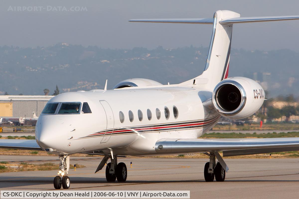 CS-DKC, 2005 Gulfstream Aerospace GV-SP (G550) C/N 5057, NetJets Europe CS-DKC taxiing to RWY 16R for departure to Serbia.