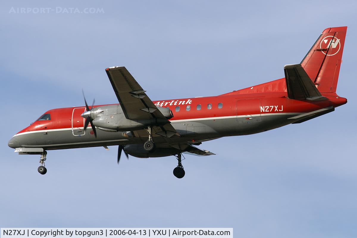 N27XJ, 1985 Saab-Fairchild SF340 C/N 340A-027, Short final for RWY33.