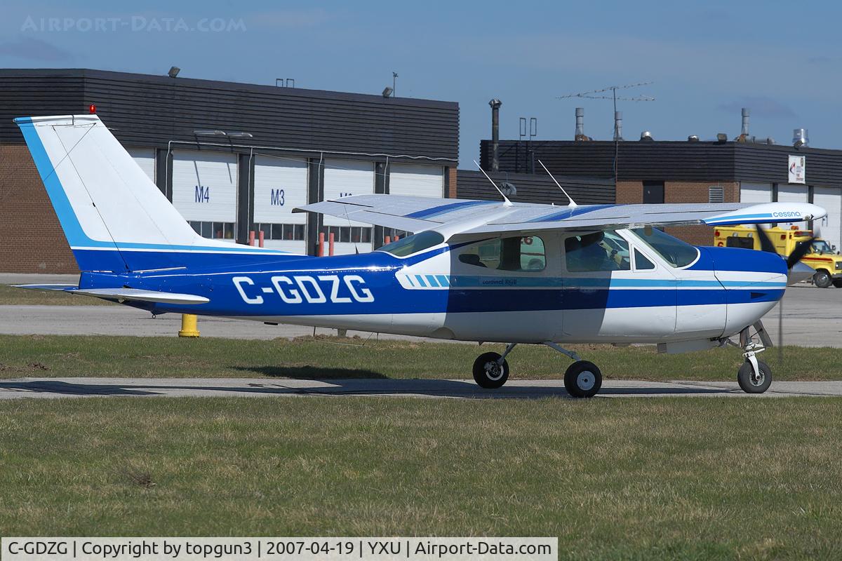 C-GDZG, 1976 Cessna 177RG Cardinal C/N 177RG0836, Taxiing onto Ramp 2.