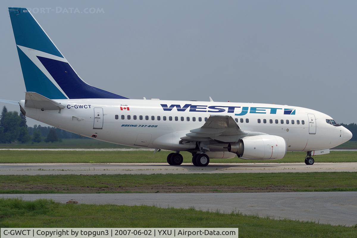 C-GWCT, 2006 Boeing 737-6CT C/N 35112, Taxiing on Golf.