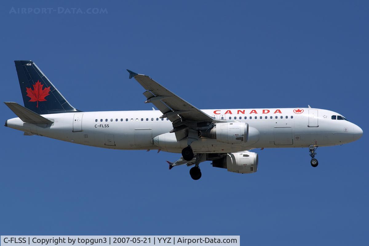 C-FLSS, 1992 Airbus A320-211 C/N 284, Short final for RWY05.