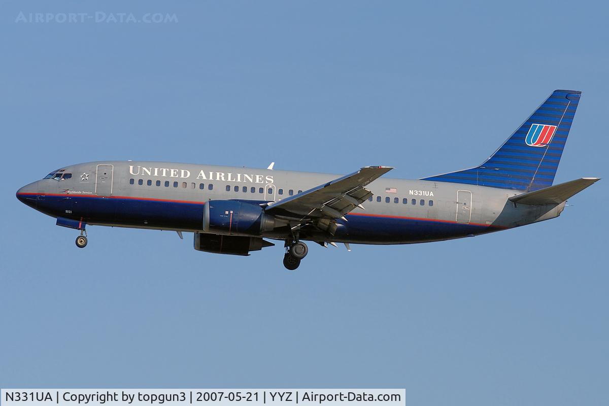 N331UA, 1988 Boeing 737-322 C/N 24192, Short final for RWY05.