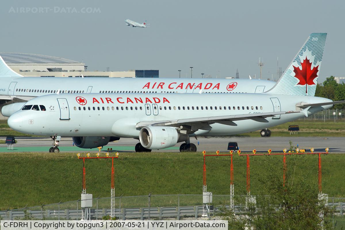 C-FDRH, 1989 Airbus A320-211 C/N 073, Taxiing for departure via RWY05.