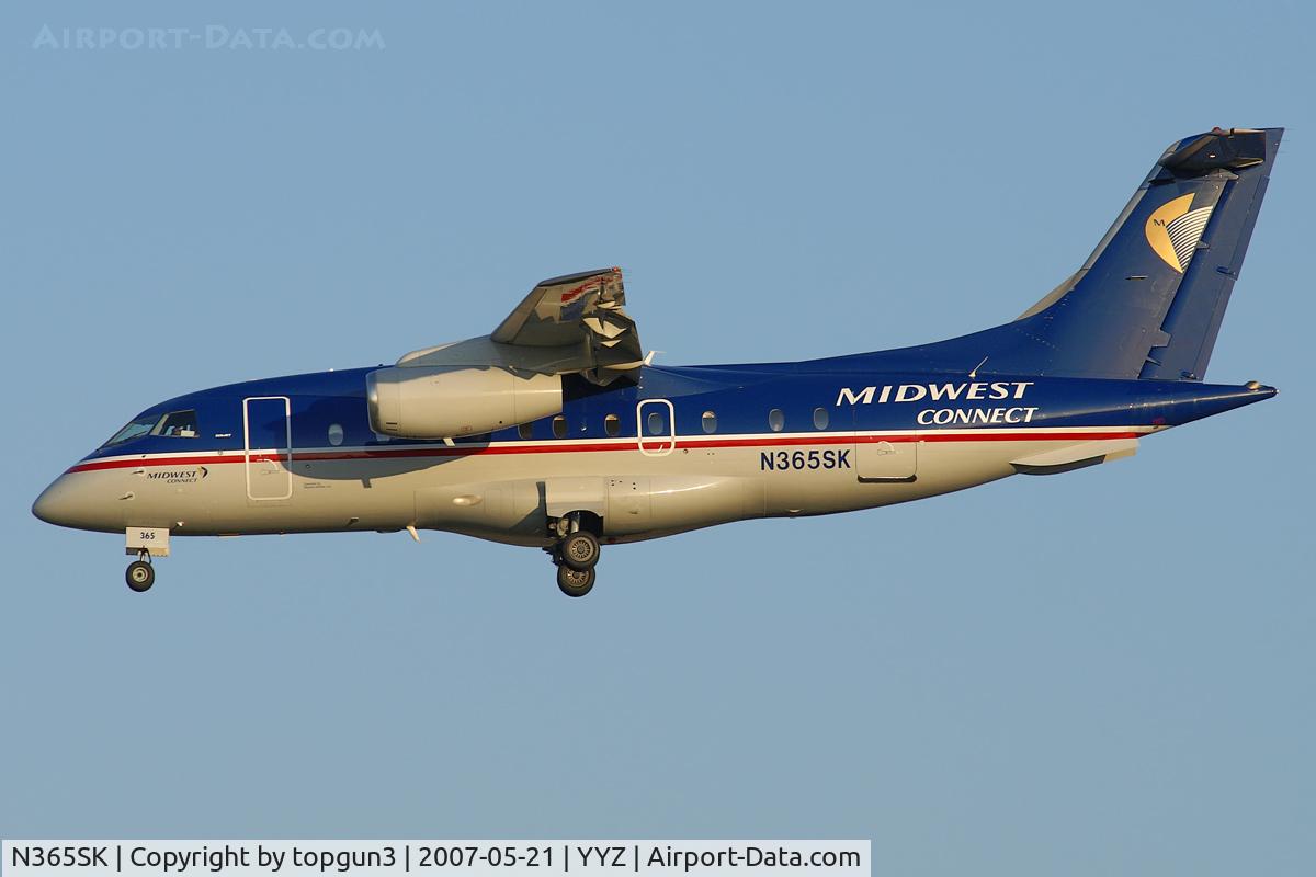 N365SK, 2000 Fairchild Dornier 328-300 328JET C/N 3165, Short final for RWY05.