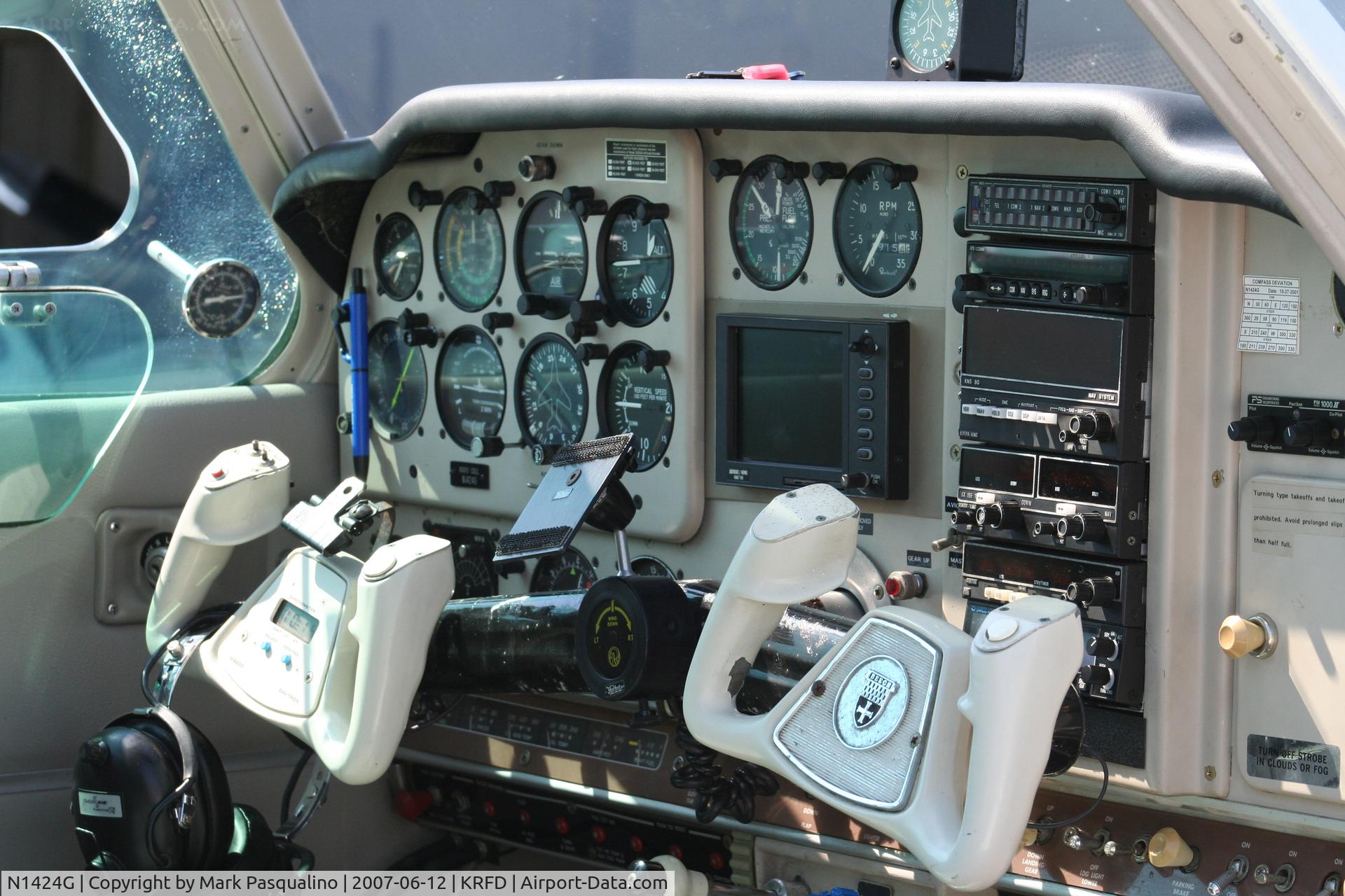 N1424G, 1961 Beech 35-B33 Debonair C/N CD-445, Beech B33