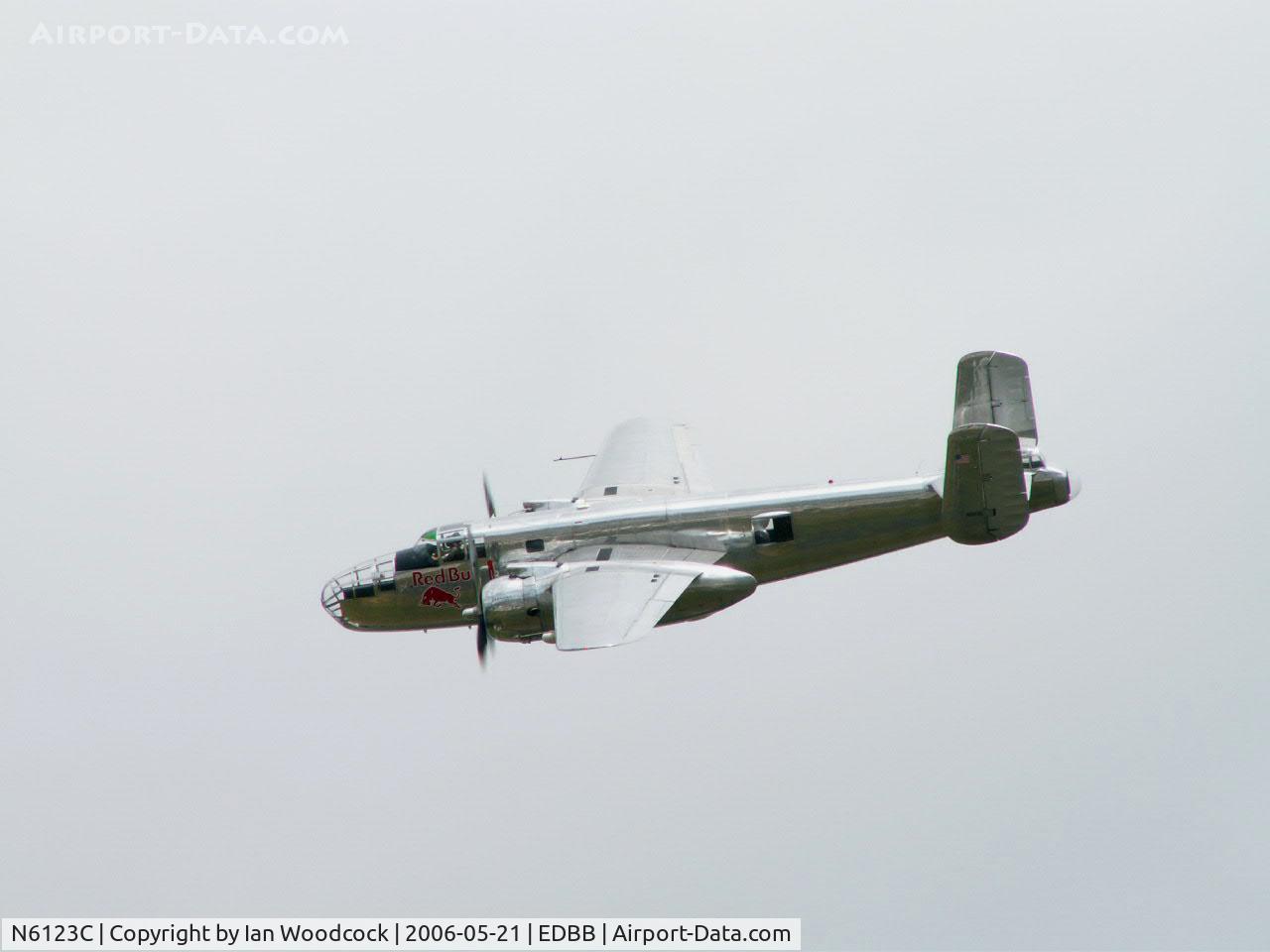 N6123C, 1945 North American B-25J-30-NC Mitchell Mitchell C/N 108-47647, B-25J/Flying Bulls Museum/Berlin-ILA Show