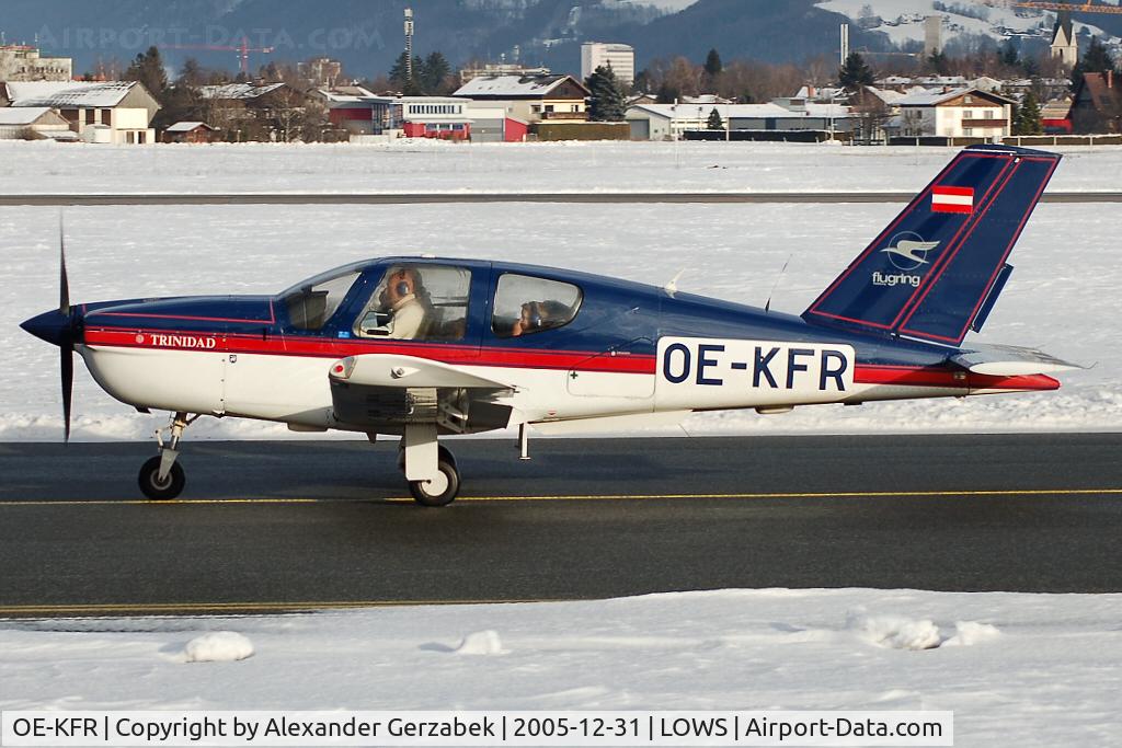 OE-KFR, Socata TB-20 Trinidad C/N 1340, taxiing to rwy 16 in the nice winter landscape of Salzburg