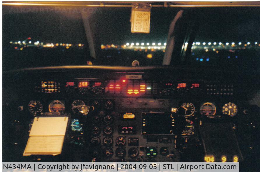 N434MA, Fairchild SA-227AC Metro III C/N AC-717, Cockpit of 434MA on the Sabreliner ramp at St. Louis.
