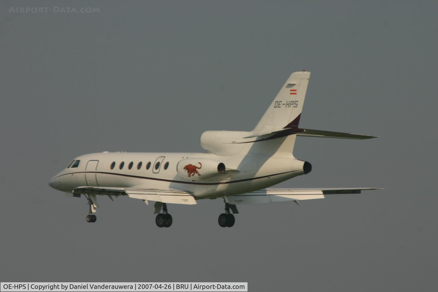 OE-HPS, 2005 Dassault Falcon 50EX C/N 334, descending to rwy 25L
