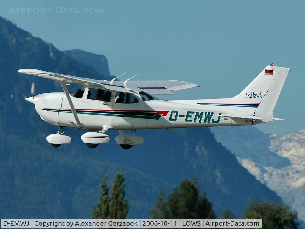 D-EMWJ, 2001 Cessna 172R C/N 17280986, climbing after take-off runway 16