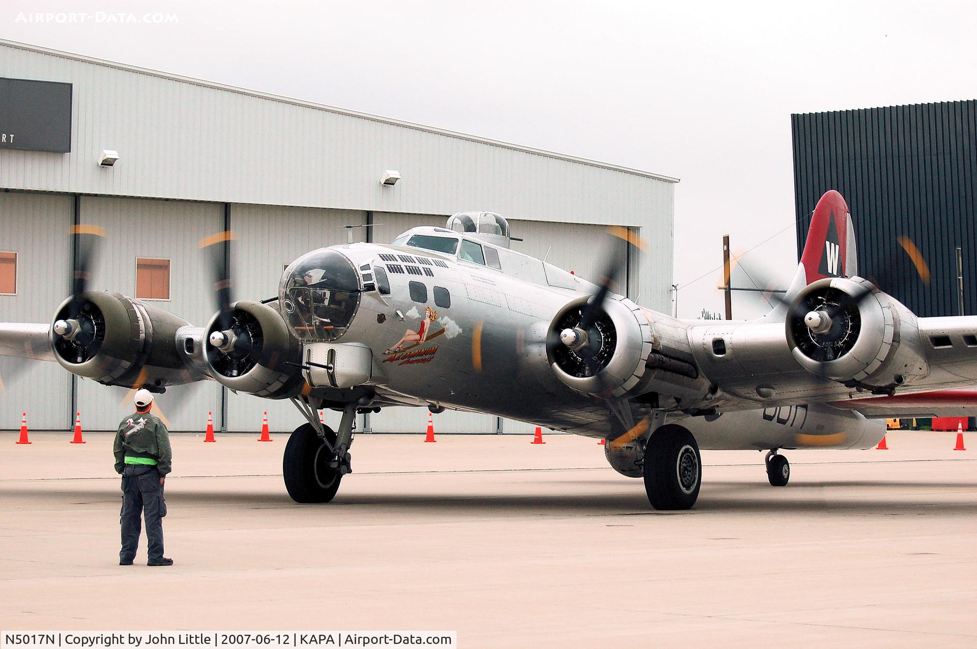 N5017N, 1944 Lockheed/Vega (Boeing) B-17G-105-VE Flying Fortress C/N 8649, Spotter and Engine Shtudown