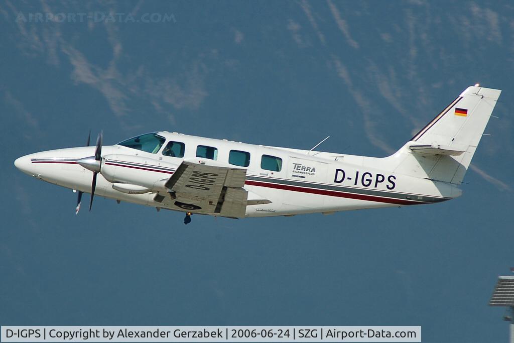 D-IGPS, 1994 Cessna T303 Crusader C/N T30300308, climbing after take-off runway 16