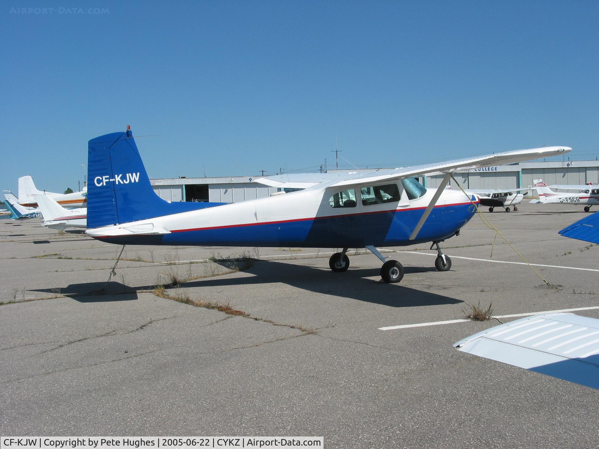 CF-KJW, 1958 Cessna 182A Skylane C/N 34862, CF-KJW sit-up-and-beg Cessna 182 at Buttonville