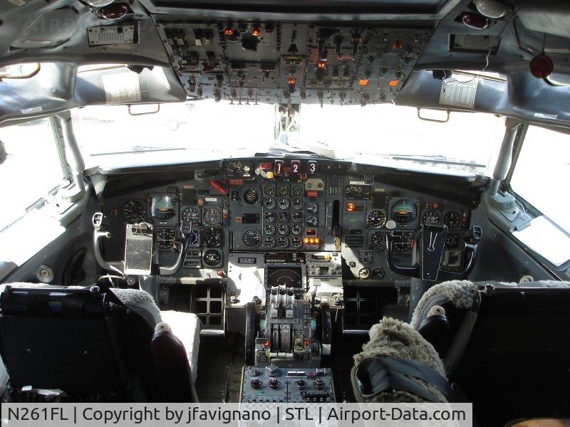 N261FL, 1967 Boeing 727-25C C/N 19359, A look at her very clean flight deck.
