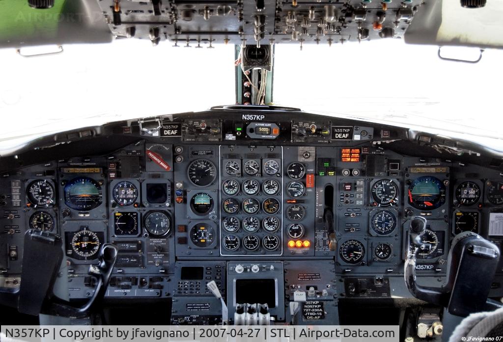 N357KP, 1972 Boeing 727-230(F) C/N 20675, Princess Kendall's flightdeck.