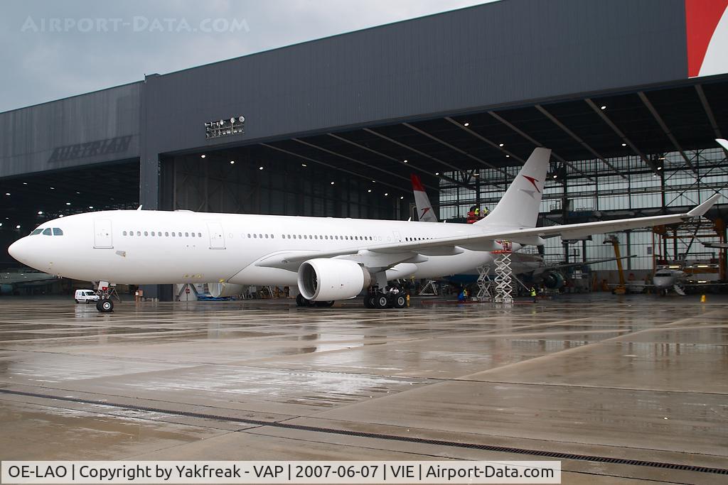OE-LAO, 2000 Airbus A330-223 C/N 181, Austrian Airlines Airbus 330-200