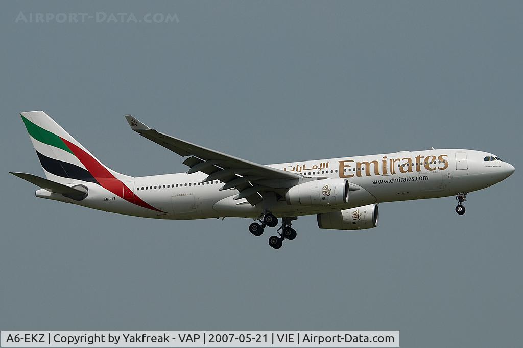 A6-EKZ, 2000 Airbus A330-243 C/N 345, Emirates Airbus 330-200