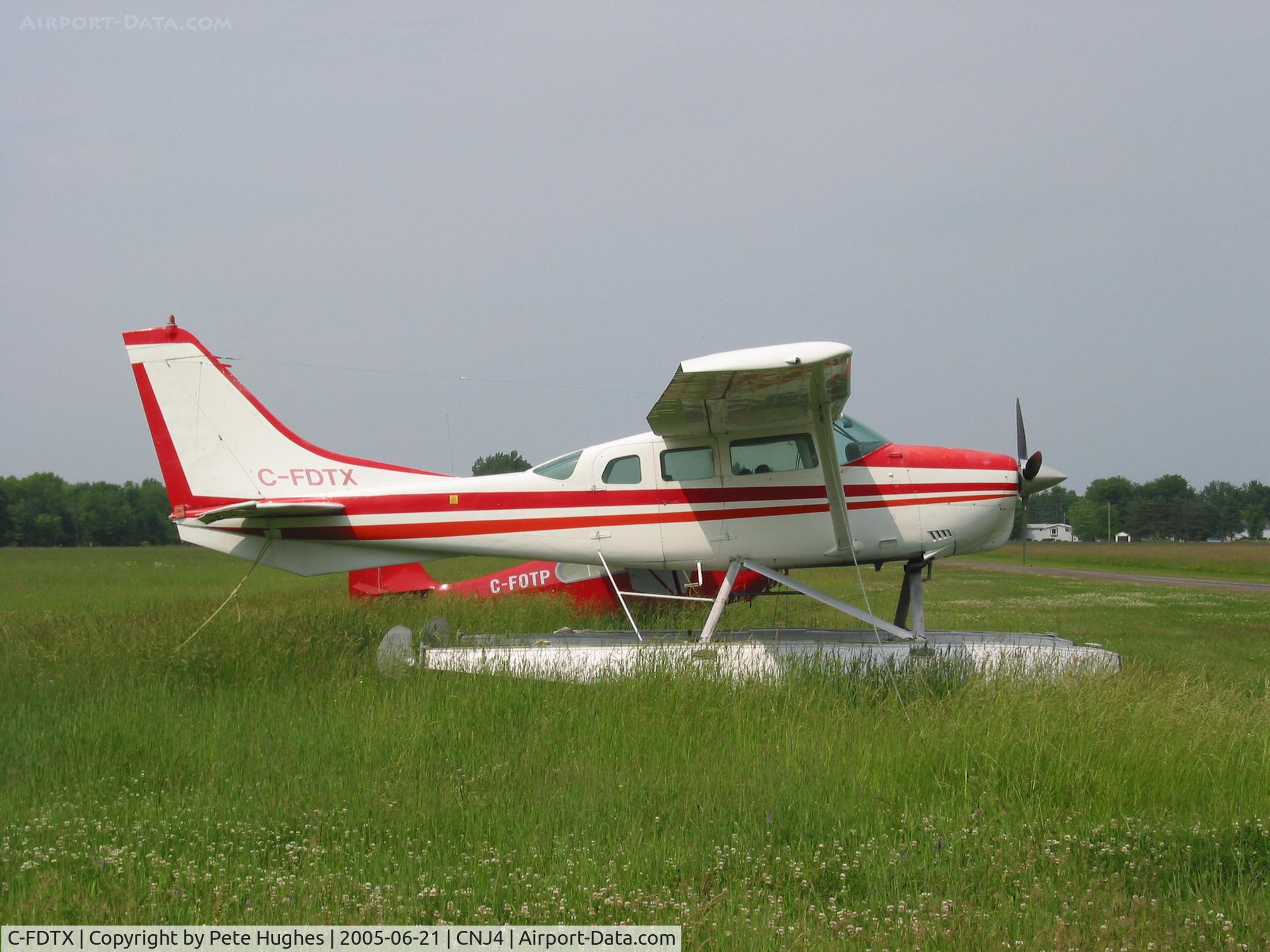 C-FDTX, 1966 Cessna U206A Super Skywagon C/N U206A 0497, C-FDTX Cessna 206 on  floats at Orillia