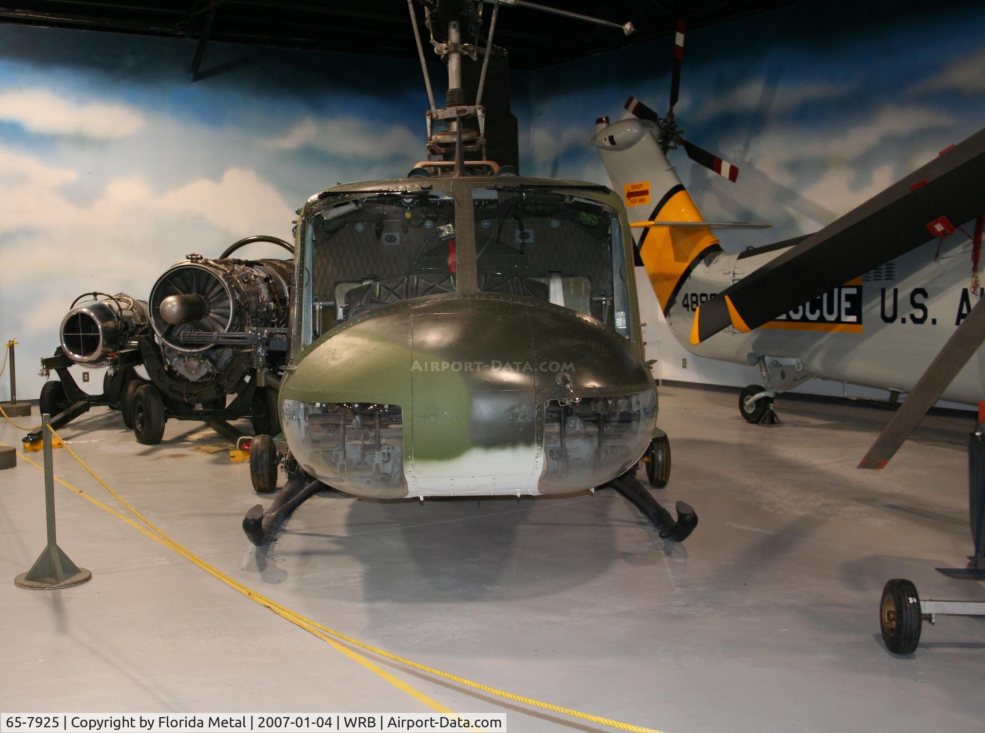 65-7925, 1965 Bell UH-1P Iroquois C/N 7066, UH-1P
