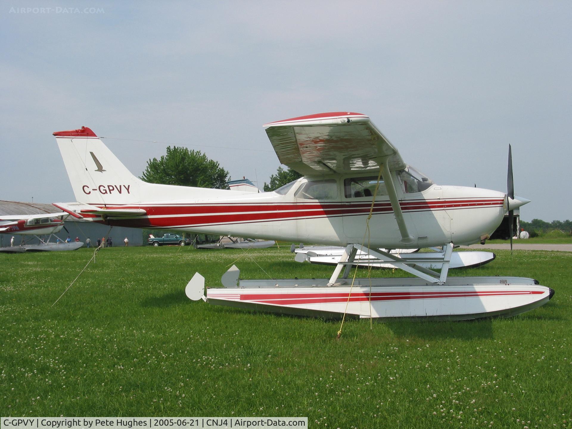 C-GPVY, 1976 Cessna 172M C/N 17267335, C-GPVY Cessna 172 on  floats at Orillia