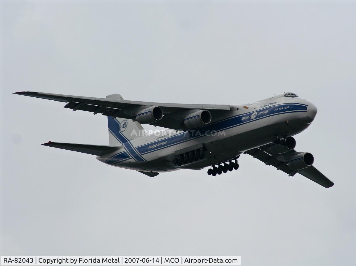 RA-82043, 1990 Antonov An-124-100 Ruslan C/N 9773054155101/0607, Volga Dnper