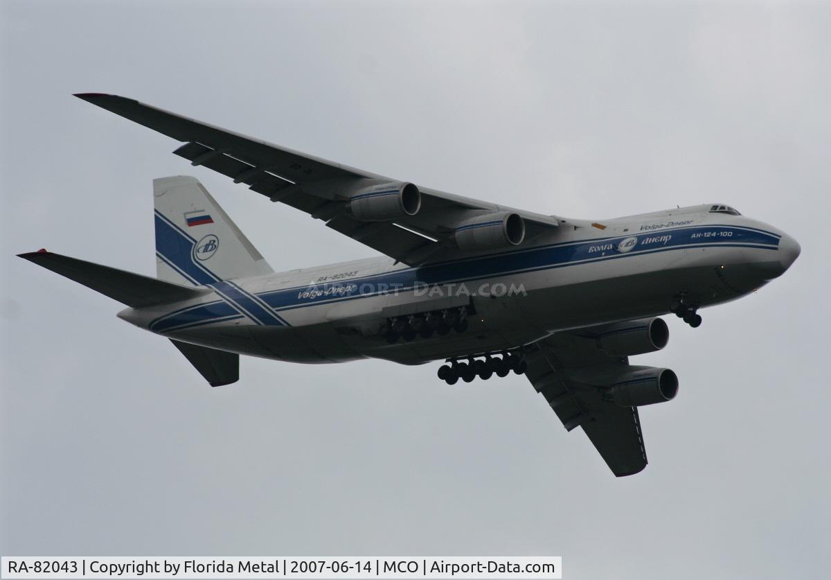 RA-82043, 1990 Antonov An-124-100 Ruslan C/N 9773054155101/0607, Volga Dnper