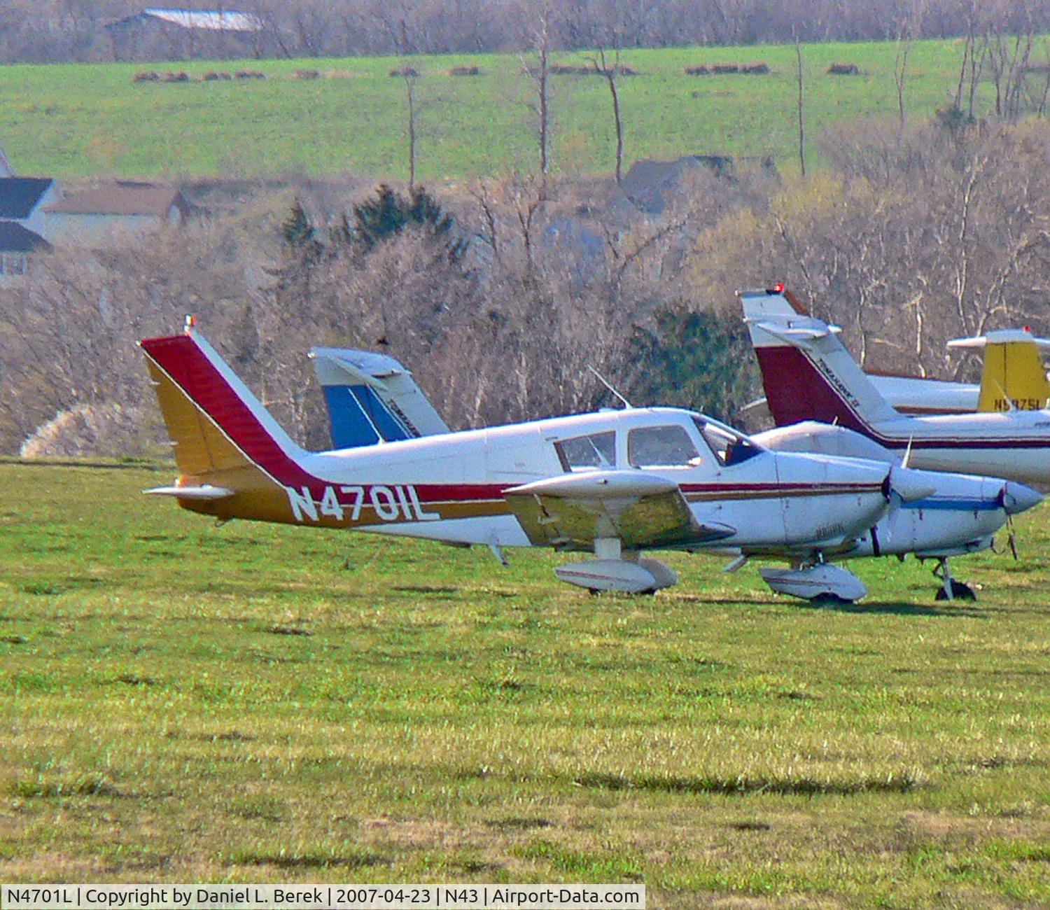 N4701L, 1967 Piper PA-28-180 C/N 28-4014, Nice Cherokee enjoys a fall evening in Easton, PA.