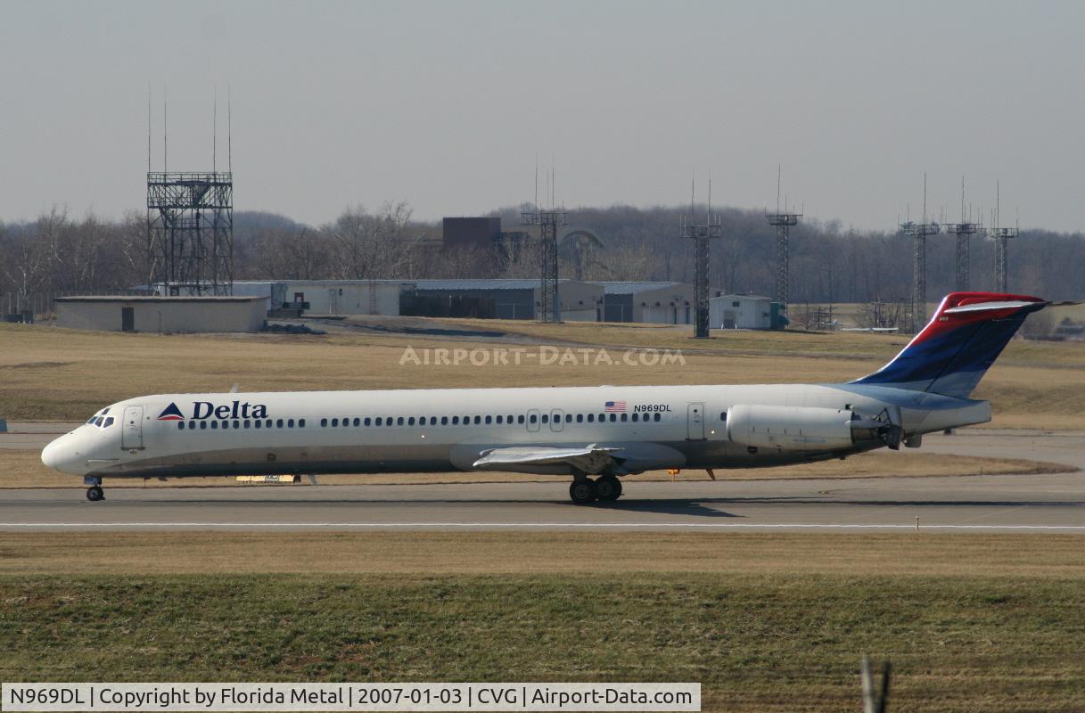 N969DL, 1990 McDonnell Douglas MD-88 C/N 53172, Delta
