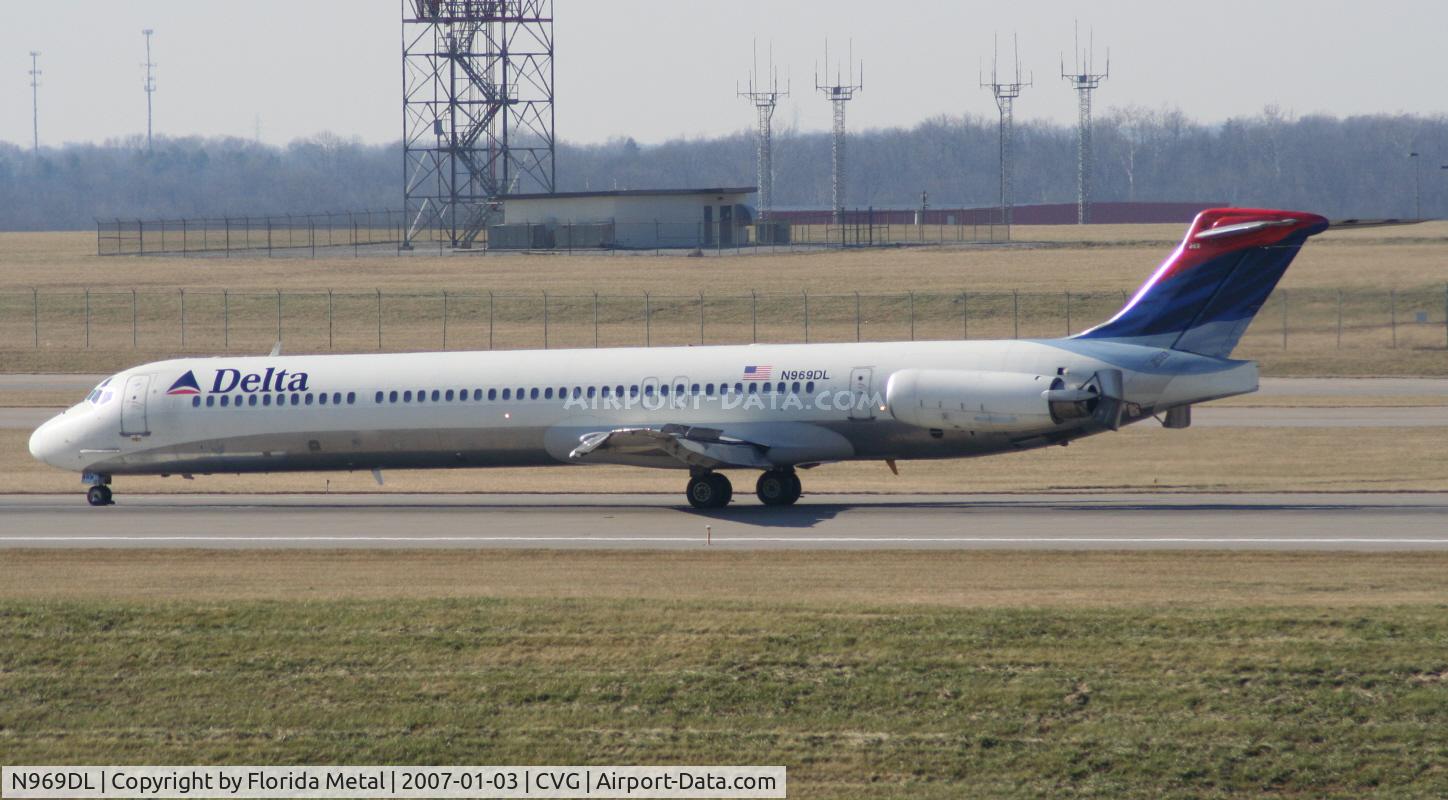 N969DL, 1990 McDonnell Douglas MD-88 C/N 53172, Delta