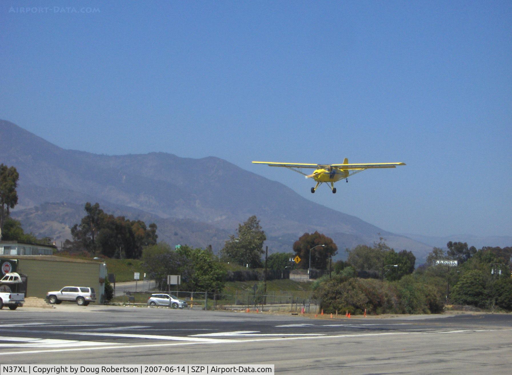 N37XL, 1997 Skystar Kitfox XL C/N BCX002, 1997 Beckett KITFOX XL. Rotax 912 100 Hp, on short final for Rwy 22