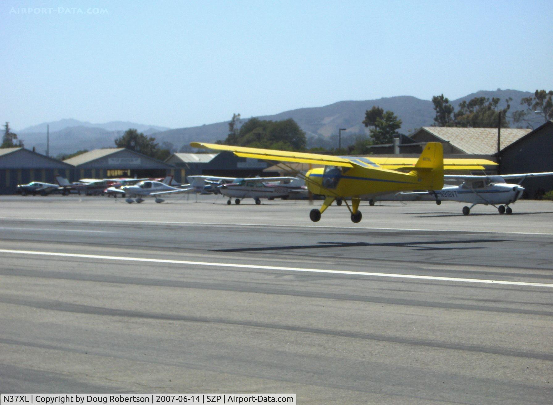 N37XL, 1997 Skystar Kitfox XL C/N BCX002, 1997 Beckett KITFOX XL. Rotax 912 100 Hp, landing Rwy 22