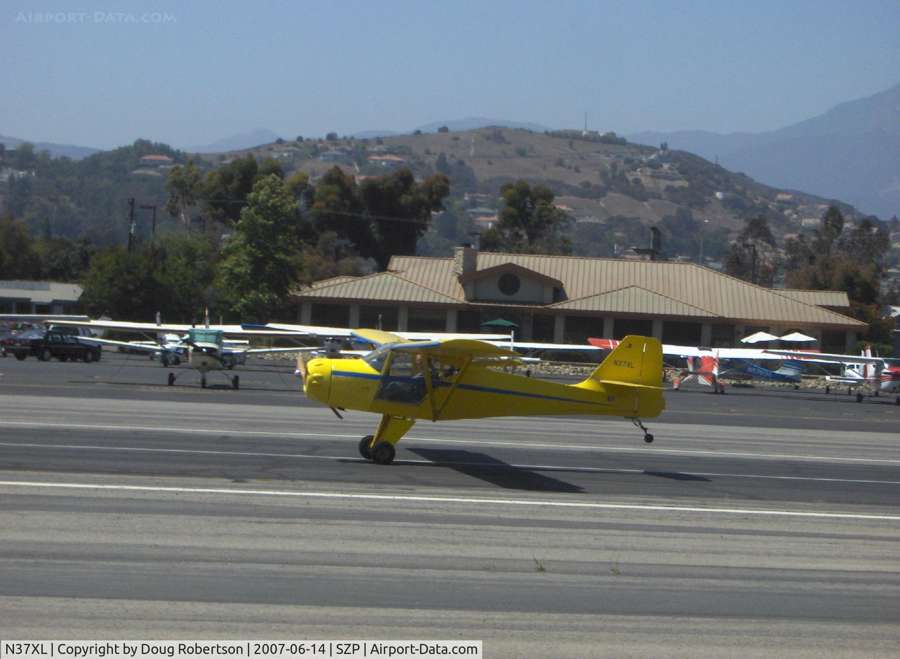 N37XL, 1997 Skystar Kitfox XL C/N BCX002, 1997 Beckett KITFOX XL. Rotax 912 100 Hp, takeoff roll Rwy 22