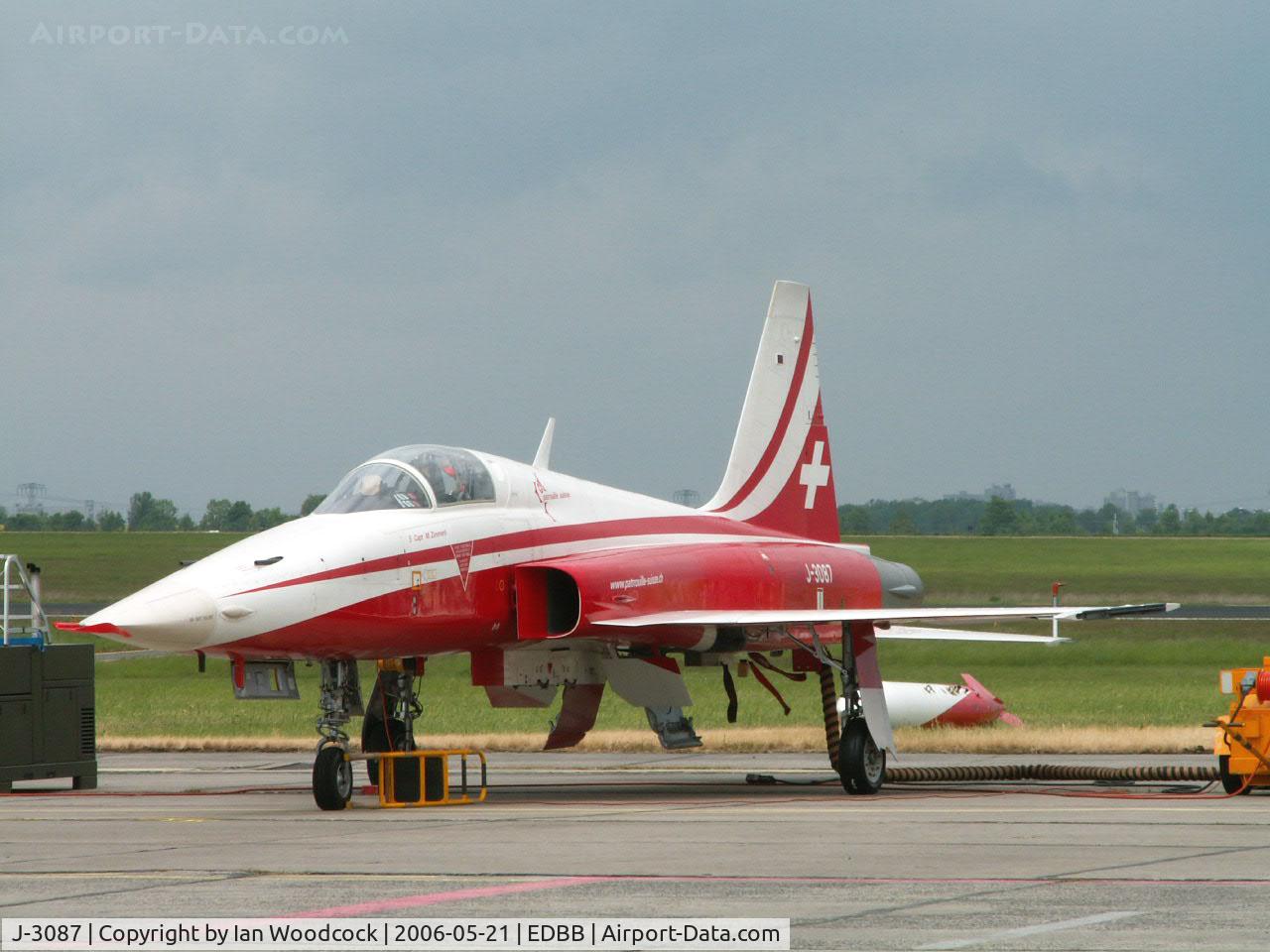 J-3087, Northrop F-5E Tiger II C/N L.1087, Northrop F-5E/Patrouille Suisse/Berlin-ILA Show