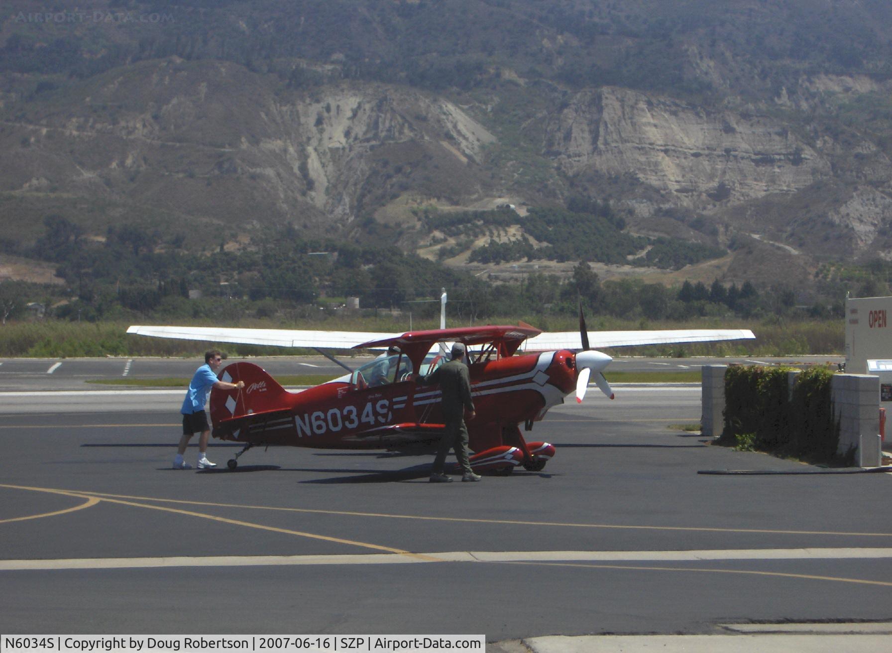 N6034S, Christen Pitts S-2B Special C/N 5132, Christen PITTS S-2B, Lycoming AEIO-540 260 Hp, refueling