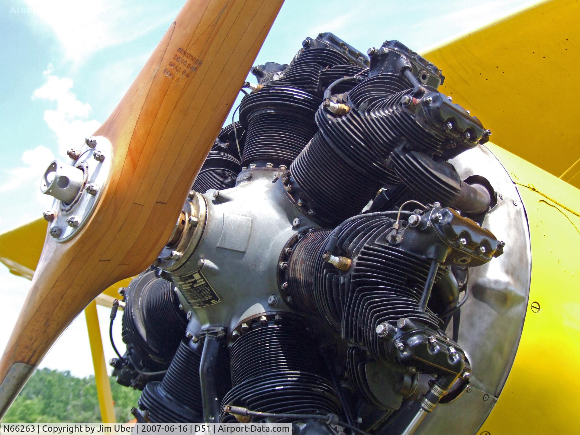 N66263, Boeing B75N1 C/N 75-6649, Close-up of the 220 Continental