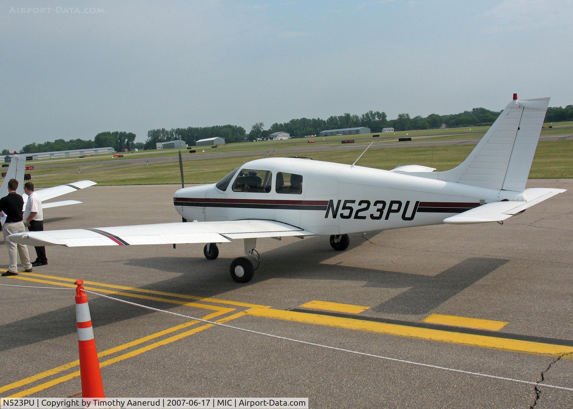 N523PU, 1989 Piper PA-28-161 C/N 2841188, Giving Rides at the Crystal Airport Open House & Fly-In