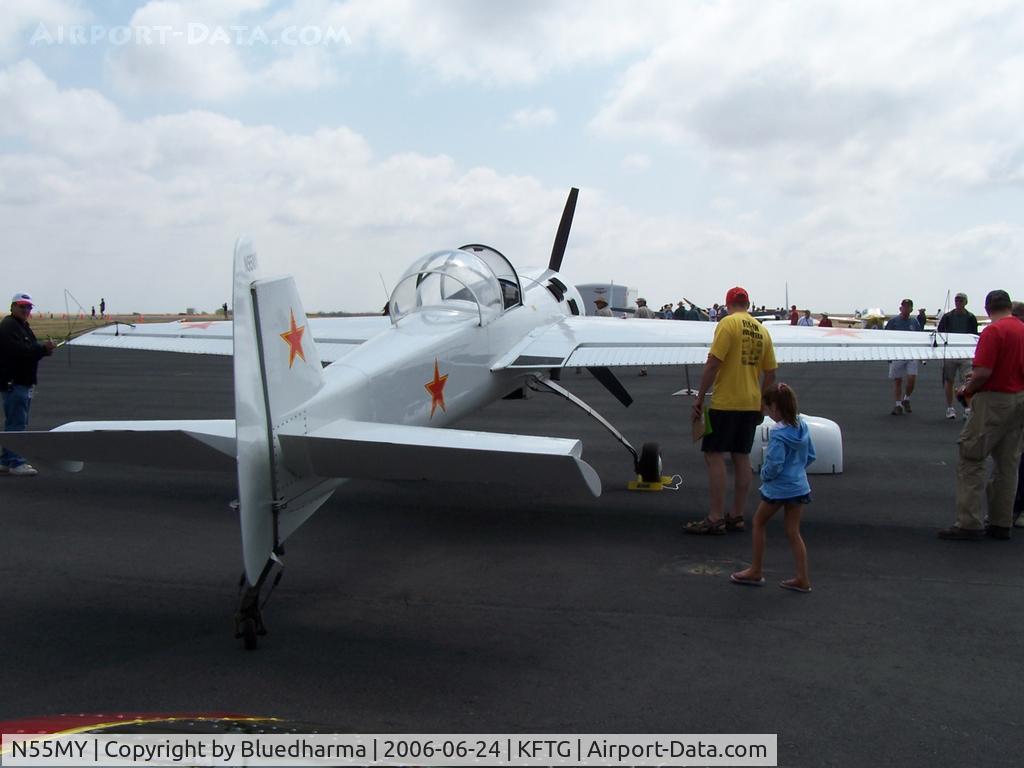 N55MY, 1992 Yakovlev YAK-55M C/N 920401, back view from the right.