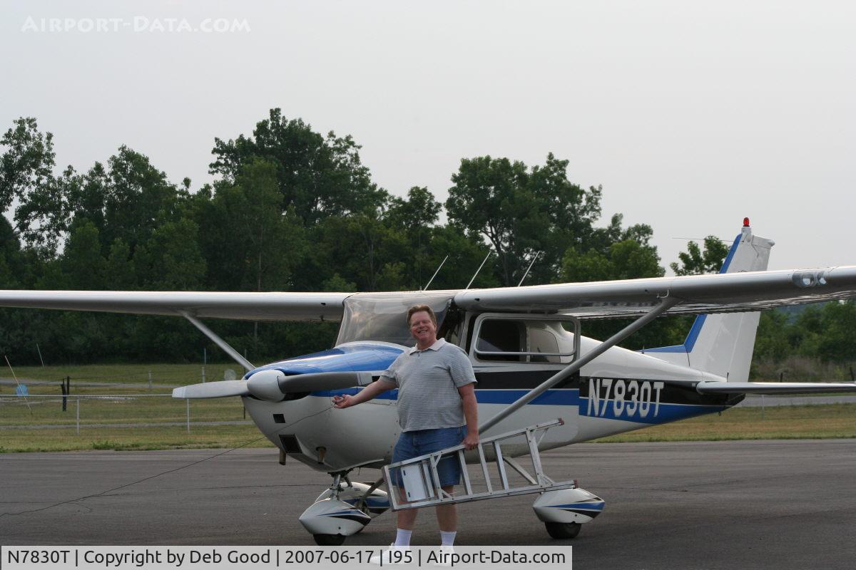 N7830T, 1960 Cessna 172A C/N 47430, Bob fueling 30T