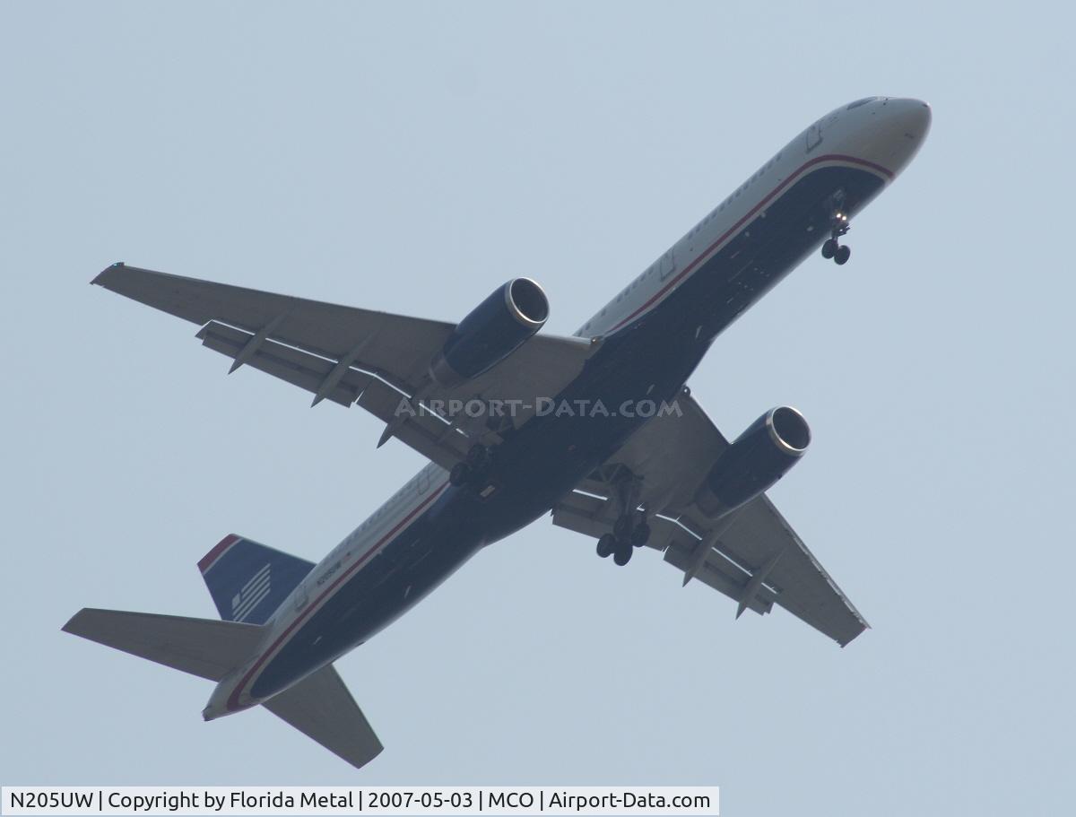 N205UW, 2000 Boeing 757-23N C/N 30887, US