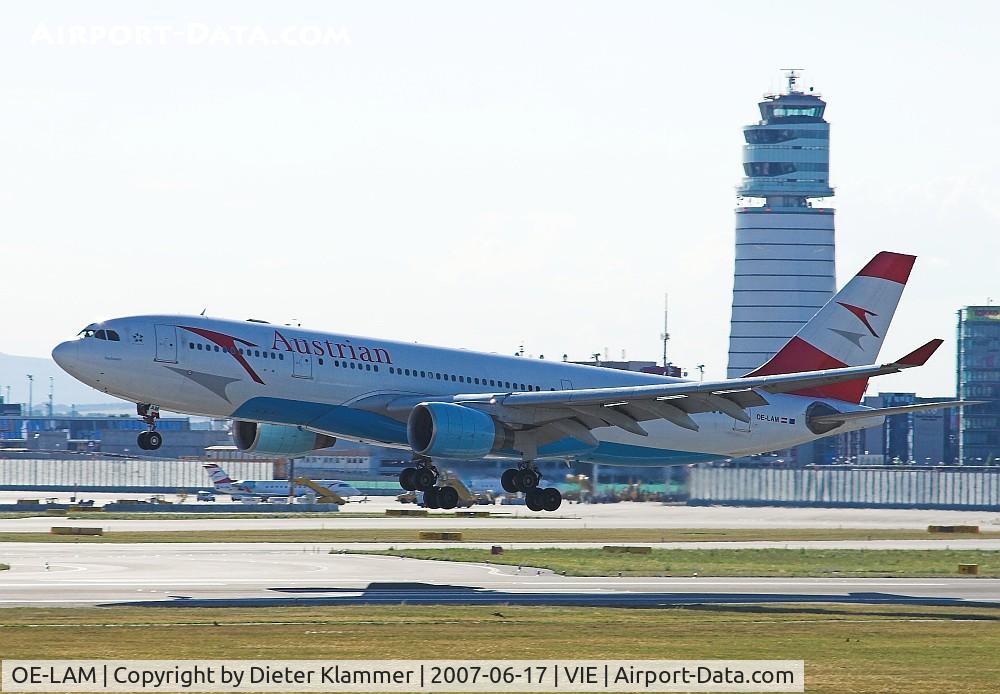 OE-LAM, 1998 Airbus A330-223 C/N 223, Austrian A330- on finale offRWY16