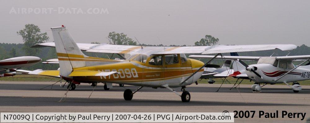 N7009Q, 1971 Cessna 172L C/N 17260309, A closer look at the yellow visitor