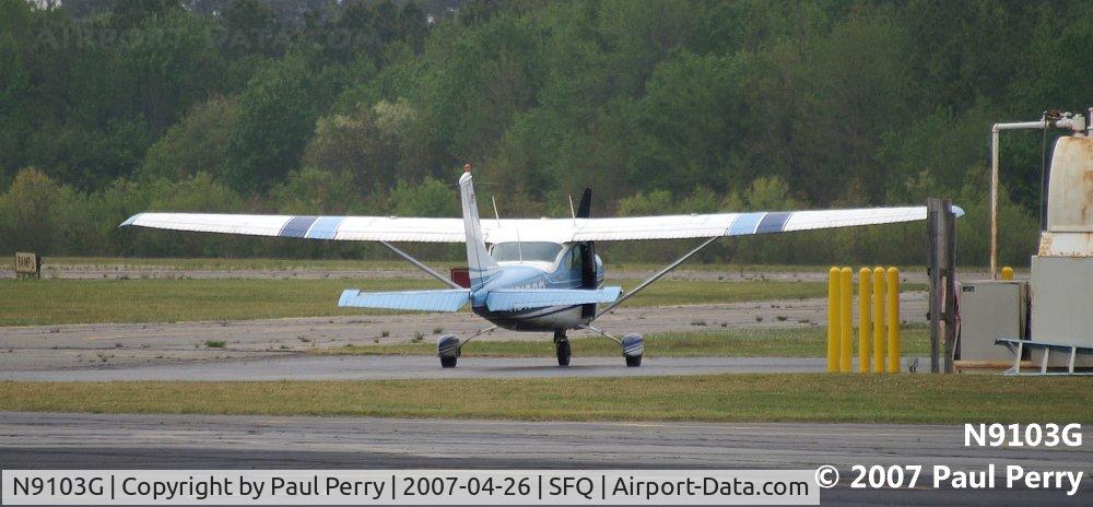 N9103G, 1971 Cessna 182N Skylane C/N 18260643, Pulling into the fuel pit