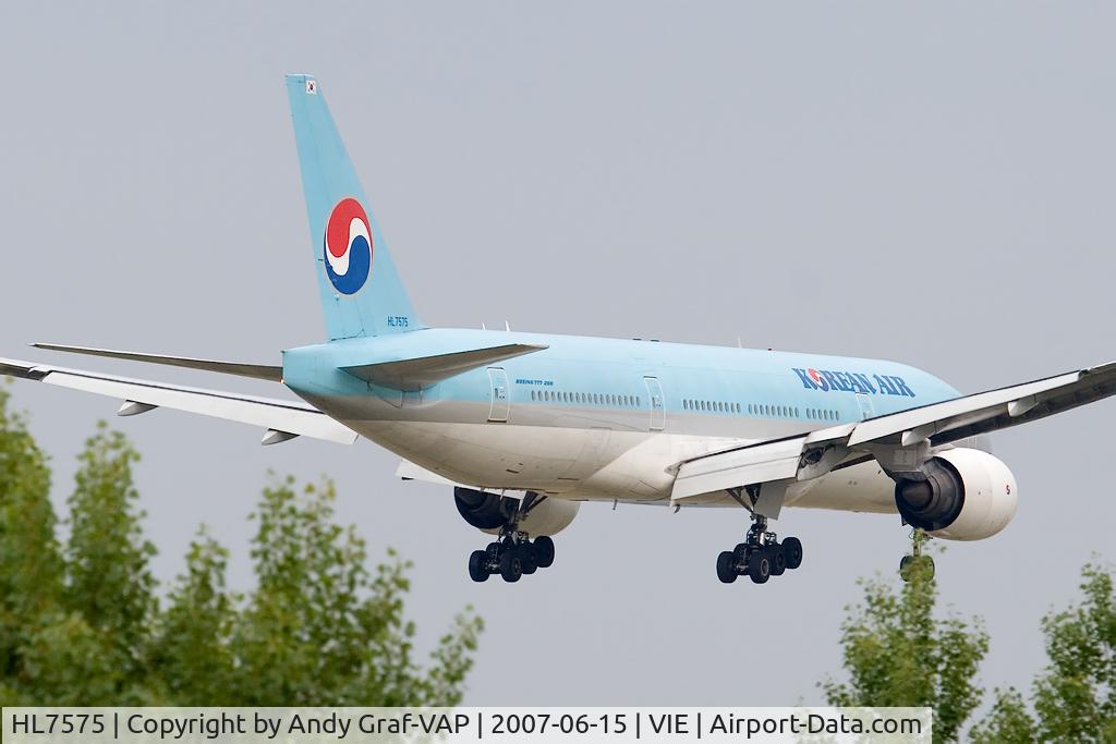 HL7575, 2000 Boeing 777-2B5/ER C/N 28445, Korean Air B777-200