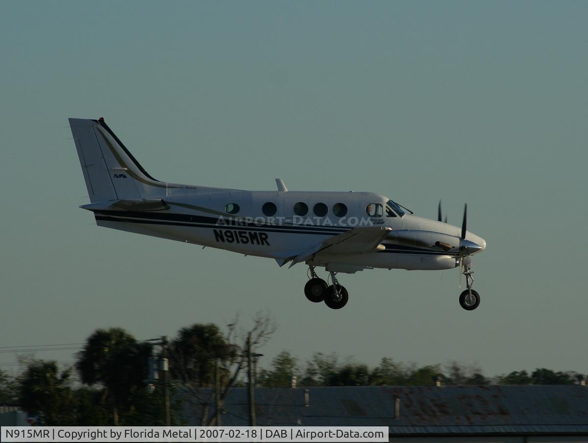 N915MR, 2001 Raytheon Aircraft Company C90A C/N LJ-1637, C90