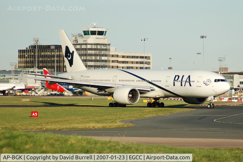 AP-BGK, 2004 Boeing 777-240/ER C/N 33776, PIA - Taxiing
