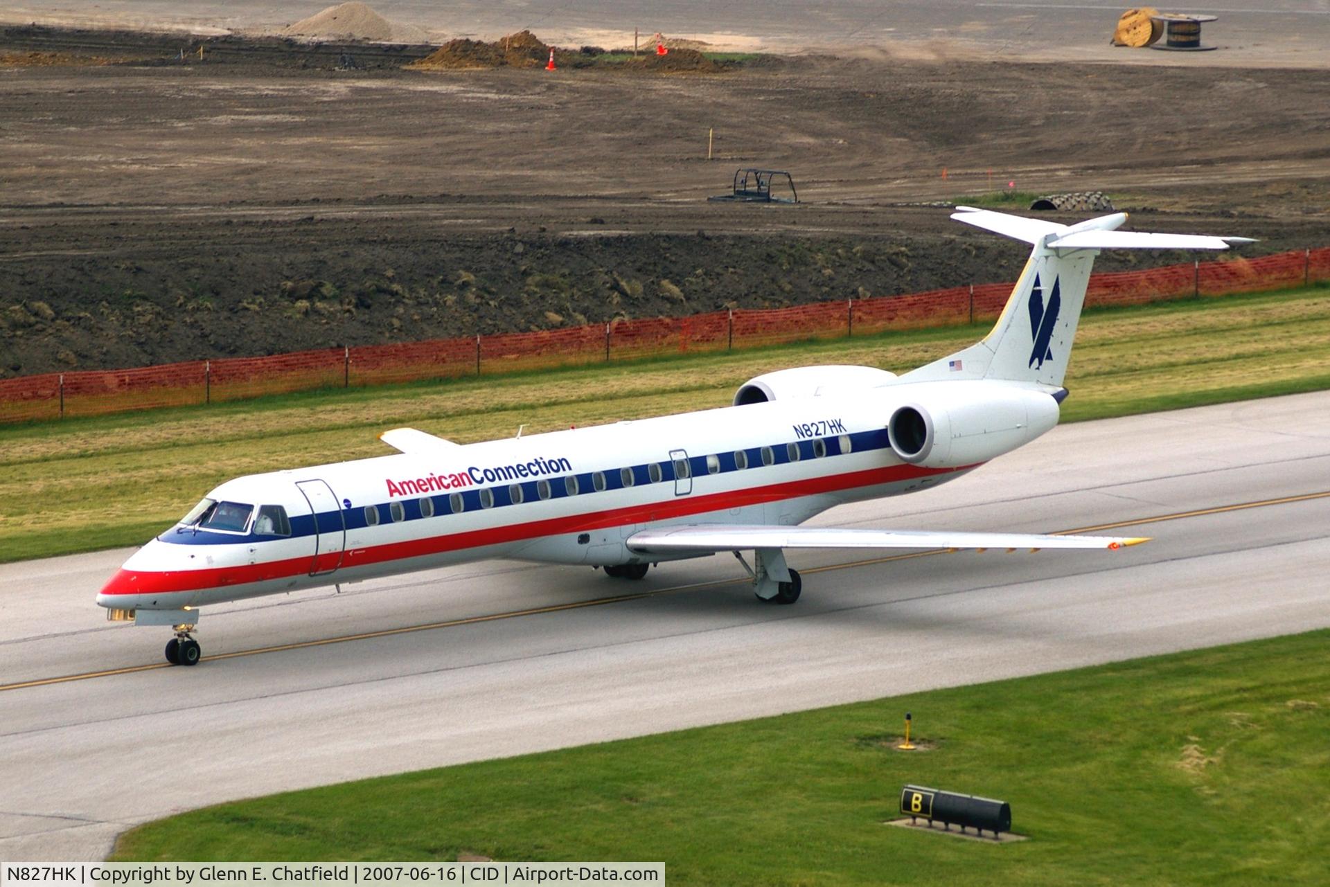 N827HK, 1997 Embraer EMB-145EP (ERJ-145EP) C/N 145021, Taxiing to the gate