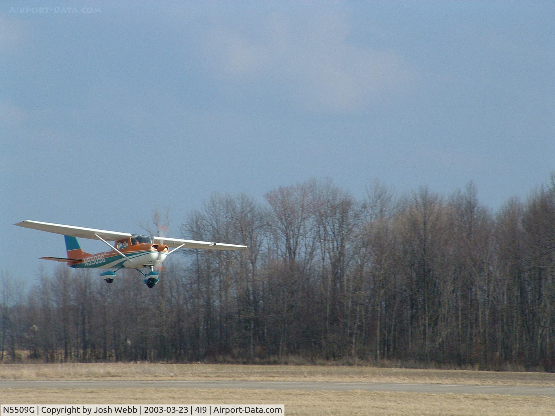 N5509G, 1969 Cessna 150J C/N 15071009, Departing Morrow Co., OH
