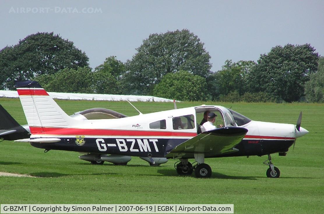 G-BZMT, 2000 Piper PA-28-161 Cherokee Warrior III C/N 28-42107, PA28 visiting Sywell