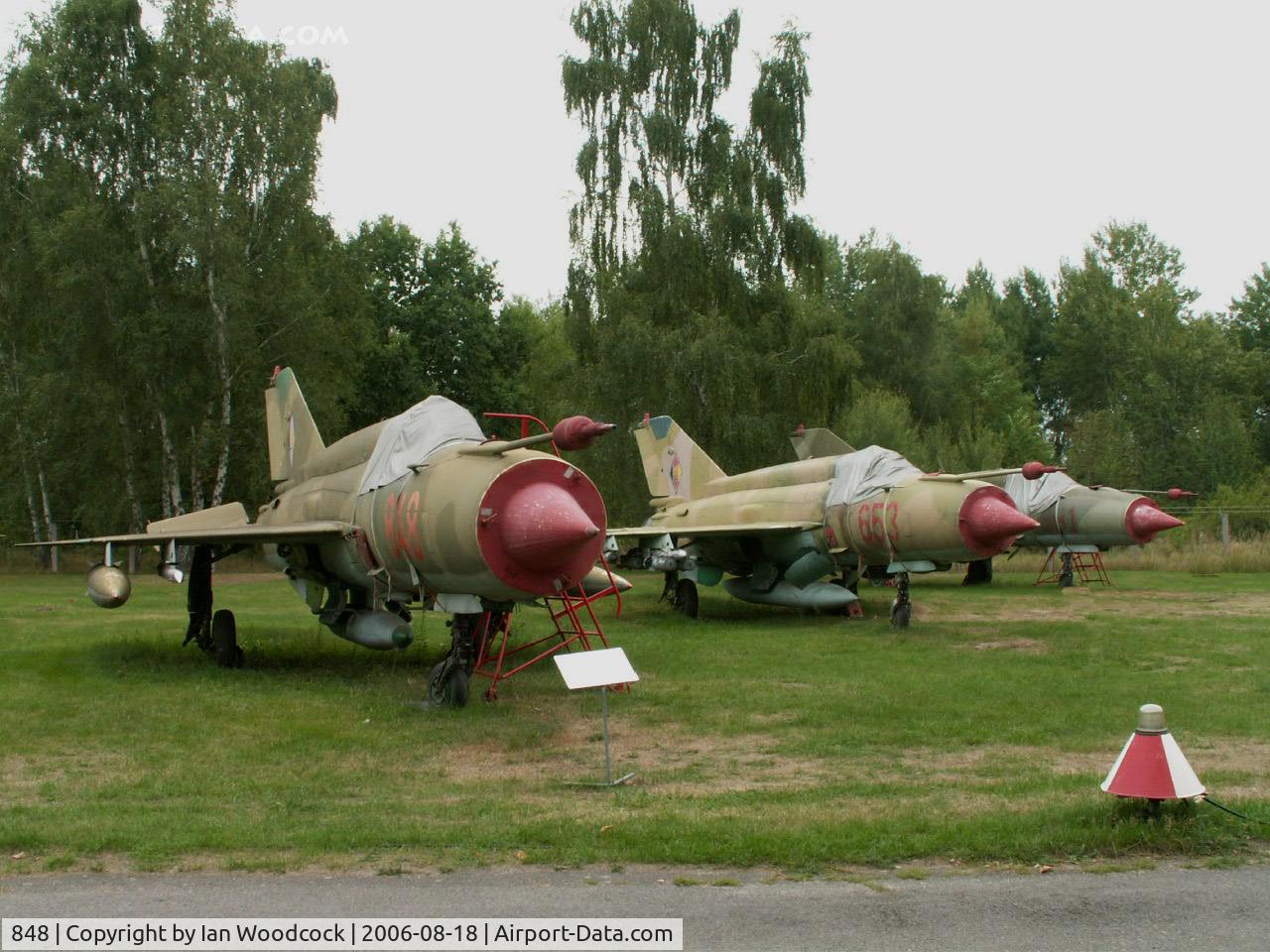 848, Mikoyan-Gurevich MiG-21bis C/N N75051407, Mikoyan-Gurevich MiG-21 bis/Cottbus Museum-Brandenburg (848--with 981 and 653 alongside)