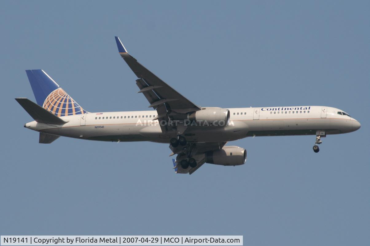 N19141, 2000 Boeing 757-224 C/N 30354, Continental